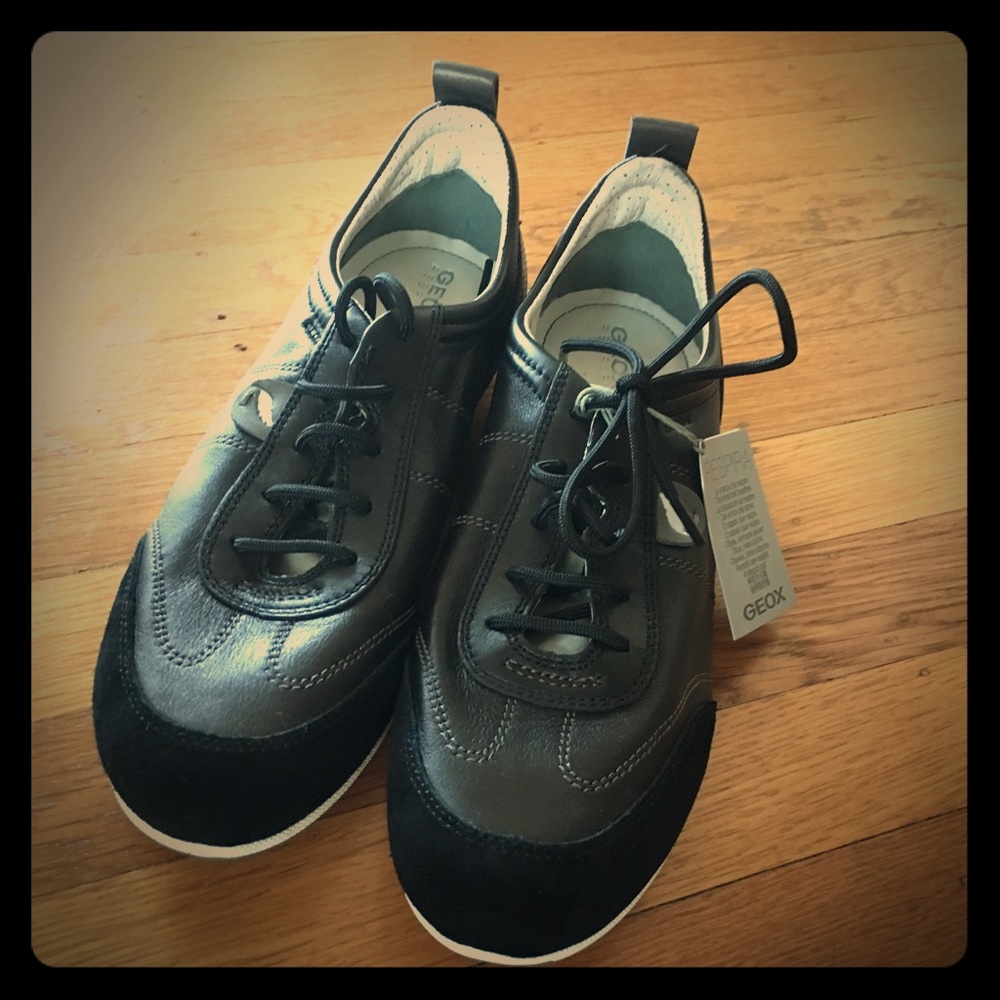 BRAND NEW Geox Sneakers